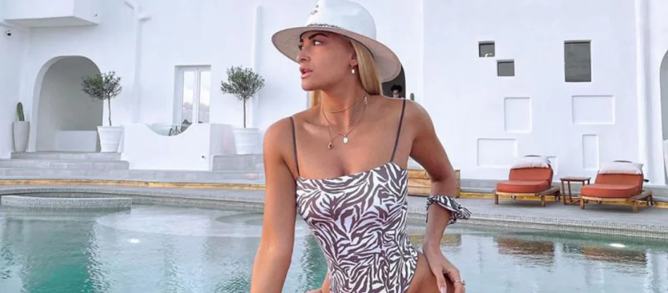 Ιωάννα Τούνη: Ποζάρει με το αποκαλυπτικό της μαγιό και ζαλίζει (βίντεο)